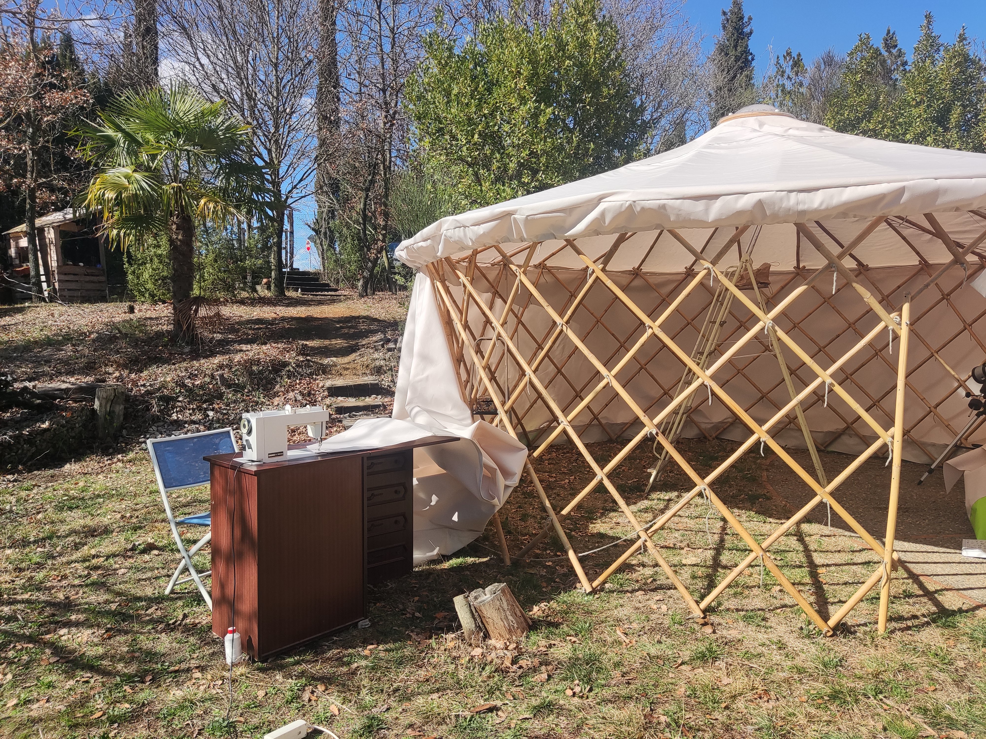 Flex Yurt — corona de noche