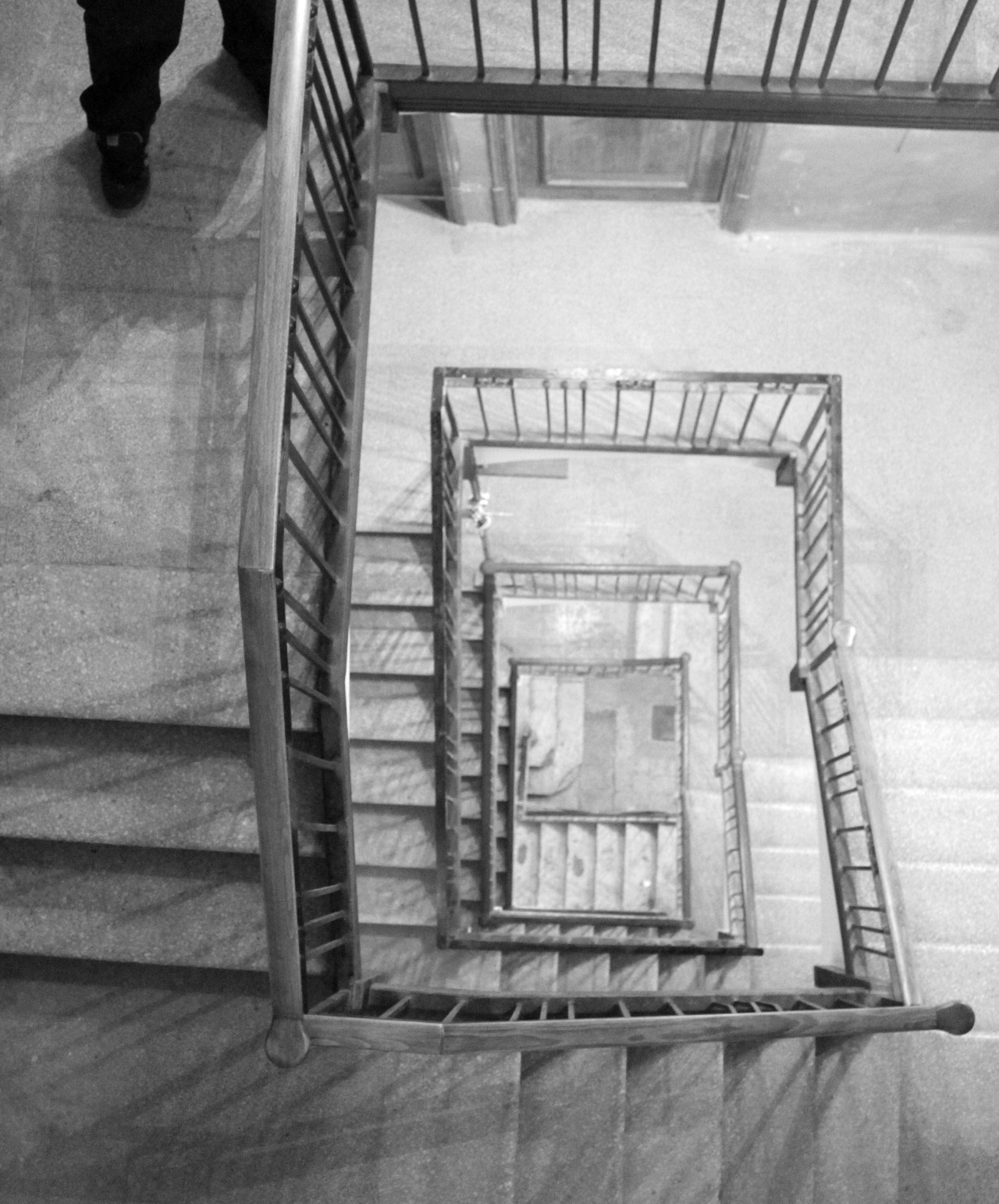 Para seguir entrando en el pasaje.